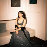 Vedika Pinto Instagram - 🪩 Styled by @aakrutisejpal in @sawangandhiofficial @silverstreakstore and reunited with my @preetinagdevmakeupandhair after liggi 🖤 shot by @anurupa_praharaj