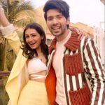 Vedika Pinto Instagram - Hai dil ki yeh dua, bas tujhse pyaar ho 🤎💛 @tseries.official @vedikapinto @rochakkohli @kumaarofficial @charit24 @thestorywala_