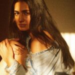 Vedika Pinto Instagram – Spent a sunny afternoon embraced in female energy. The mood that day was more giggly than sexy but @tianakamte managed to catch some smoulders amongst the laughs. I suppose that’s what she set out to do 💫 #dhoop #jaadu