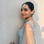 Vedika Pinto Instagram - A Cinderella moment feat. my benjiboo needy for luurrve 💎 Styled by @aakrutisejpal in @frontierraas and @mayasanghavijewels