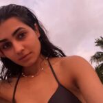 Vedika Pinto Instagram – a selfie and the sunset that filtered it ✨
