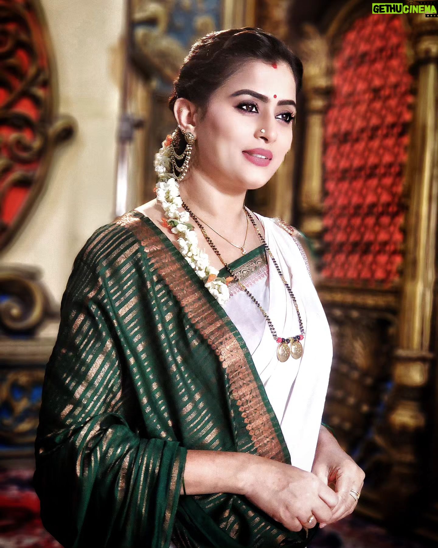 Veena Ponnappa Instagram - @veena_ponnappa_vnaa π #veena #veenaponnappa #renukayellamma #kannadaactress #queen #white #kannada #mythology #starsuvarna #beingme #kannadaserial #sandalwood #actor #queengirl #nammakannada #kannadaserials #queenofhearts #actorlife #mangaladevi #royal #royalqueen #suvarnaserials #sunshine