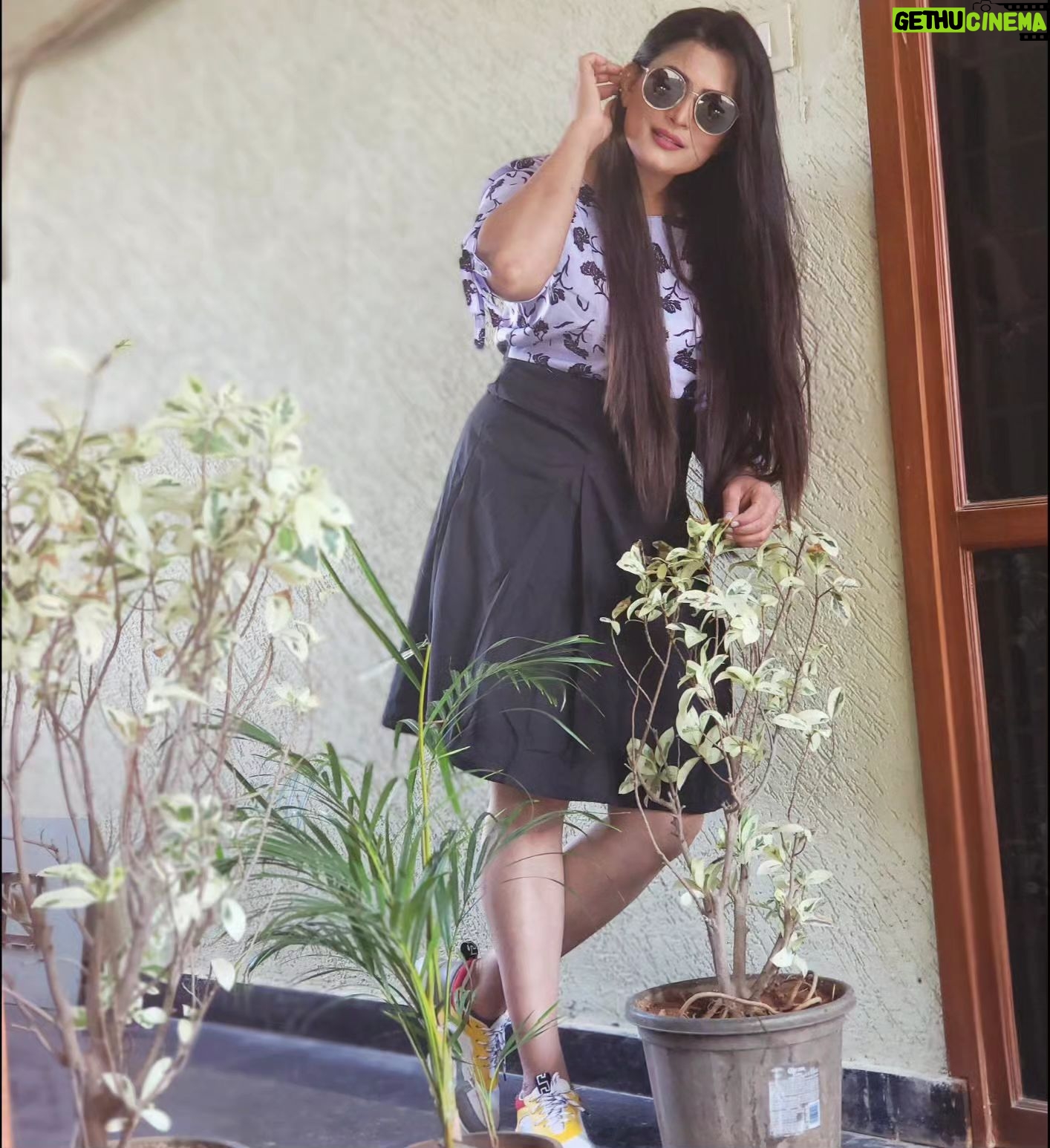Veena Ponnappa Instagram - @veena_ponnappa_vnaa ❣️ #veena #veenaponnappa #sandalwood #kannadaactress #sareelove #serials #shine #kannadaserials #canon #teluguserials #starmaa #reelsinstagram #actor #actorlife #queen #kannadaactor #trending #stylish #happyme #casuals #coolers