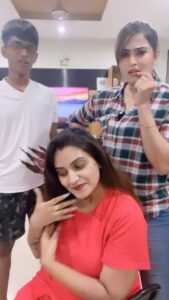 Veena Ponnappa Instagram - Manteee….. @veena_ponnappa_vnaa @satinshreyasyata