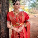 Veena Ponnappa Instagram - @veena_ponnappa_vnaa 💕 #veena #veenaponnappa #renukayellamma #kannadaactress #queen #sareelove #kannada #mythology #starsuvarna #beingme #kannadaserial #sandalwood #actor #helloworld #nammakannada #kannadaserials #goodevening #actorlife #mangaladevi #royal #royalqueen #suvarnaserials #sword