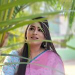 Veena Ponnappa Instagram - Immersed in the Finesse of Tradition with Smile @veena_ponnappa_vnaa ✨🥰😇 #veena #veenaponnappa #ravoyichandama #kannadaactress #smile #enjoying #happyme #telugu #teluguserials #etvtelugu #beingme #teluguserial #sandalwood #actor #homely #smilehappily #sareelover #kannadaserials #smiling #actorlife #rudrani #traditional #pinksaree💗 #cute #bubbly #sareelove