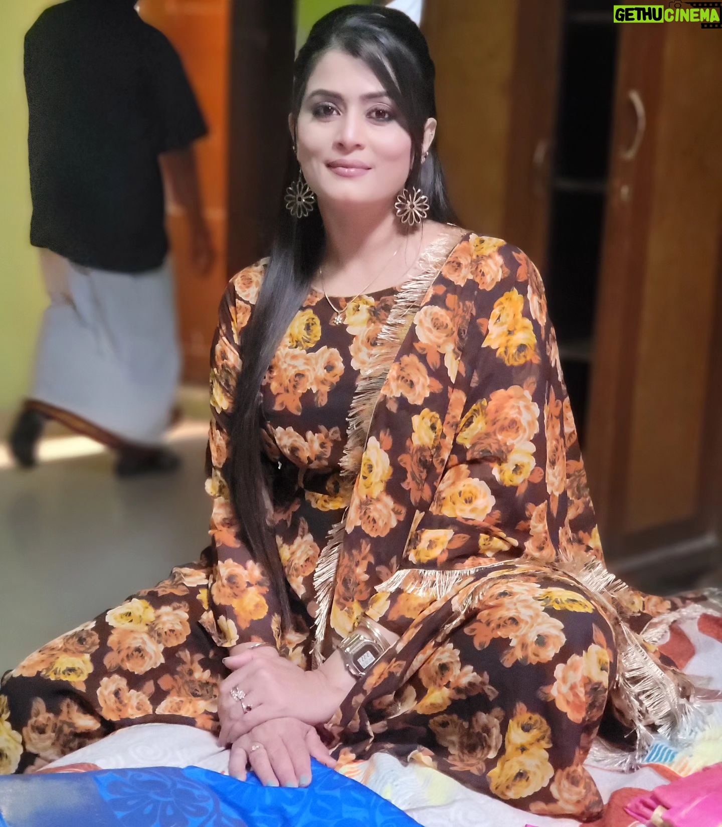 Veena Ponnappa Instagram - @veena_ponnappa_vnaa 😍
