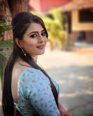 Veena Ponnappa Instagram - Immersed in the Finesse of Tradition with Smile @veena_ponnappa_vnaa ✨🥰😇

#veena #veenaponnappa #ravoyichandama #kannadaactress  #smile #enjoying #happyme #telugu #teluguserials #etvtelugu #beingme #teluguserial #sandalwood #actor #homely #smilehappily #sareelover #kannadaserials #smiling #actorlife #rudrani #traditional #pinksaree💗 #cute #bubbly #sareelove