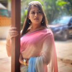 Veena Ponnappa Instagram - Immersed in the Finesse of Tradition with Smile @veena_ponnappa_vnaa ✨🥰😇 #veena #veenaponnappa #ravoyichandama #kannadaactress #smile #enjoying #happyme #telugu #teluguserials #etvtelugu #beingme #teluguserial #sandalwood #actor #homely #smilehappily #sareelover #kannadaserials #smiling #actorlife #rudrani #traditional #pinksaree💗 #cute #bubbly #sareelove