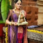 Veena Ponnappa Instagram - @veena_ponnappa_vnaa 🙏 @starsuvarna @renuka_yellamma_devii #veena #veenaponnappa #renukayellamma #kannadaactress #queen #sareelove #kannada #mythology #starsuvarna #beingme #kannadaserial #sandalwood #actor #queengirl #nammakannada #kannadaserials #queenofhearts #actorlife #mangaladevi #royal #royalqueen #suvarnaserials #redsaree