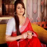 Veena Ponnappa Instagram – Nothing feels as Perfect as a Saree – It’s Rudrani’s Time now! Stay Tuned guys @veena_ponnappa_vnaa ✨😍🥰

#veena #veenaponnappa #ravoyichandama #kannadaactress  #smile #enjoying #happyme #telugu #teluguserials #etvtelugu #beingme #teluguserial #sandalwood #actor #homely #smilehappily #sareelover #kannadaserials #smiling #actorlife #rudrani #traditional #redsaree #cute #redlove