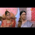 Veena Ponnappa Instagram - Will Mangaladevi find out about the Mystery Woman? @veena_ponnappa_vnaa @starsuvarna #veena #veenaponnappa #renukayellamma #kannadaactress #queen #promotime #kannada #mangaladevi #starsuvarna #beingme #kannadaserial #sandalwood #actor #queengirl #nammakannada #kannadaserials #queenofhearts #actorlife #mangaladevi #royal #sareelove #warrior #udhoudhosrirenukayellamma