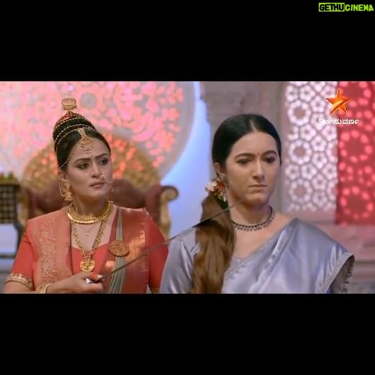 Veena Ponnappa Instagram - Will Mangaladevi find out about the Mystery Woman? @veena_ponnappa_vnaa @starsuvarna #veena #veenaponnappa #renukayellamma #kannadaactress #queen #promotime #kannada #mangaladevi #starsuvarna #beingme #kannadaserial #sandalwood #actor #queengirl #nammakannada #kannadaserials #queenofhearts #actorlife #mangaladevi #royal #sareelove #warrior #udhoudhosrirenukayellamma