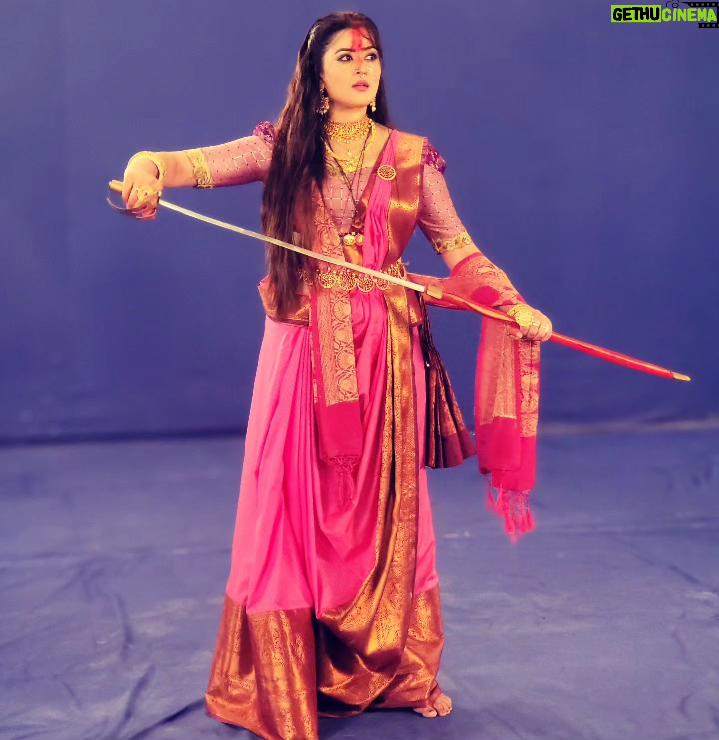Veena Ponnappa Instagram - @veena_ponnappa_vnaa ❤️ #veena #veenaponnappa #renukayellamma #kannadaactress #queen #arundhathi #kannada #tvshow #starsuvarna #beingme #kannadaserial #sandalwood #actor #queengirl #nammakannada #kannadaserials #queenofhearts #actorlife #mangaladevi #royal #rage #suvarnaserials #realityshow @nandimovies_official @starsuvarna