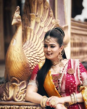 Veena Ponnappa Instagram - A New Adhayayam Begins Today! Your Favourite Mangaladevi in New Avatar and Never Before Character! Don't miss Udho Udho Sri Renuka Yellamma episodes, only on Star Suvarna @veena_ponnappa_vnaa 🥰✨️

@starsuvarna 
@nandimovies_official 

#veena #veenaponnappa #sandalwood #kannadaactress #queen #serials #royal #kannadaserials #aggressive #teluguserials #starmaa #reelsinstagram #actor #actorlife #newlook #kannadaactor #newmakeover #mangaladevi #happyme #udhoudhosrirenukayellamma #shootmode