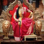 Veena Ponnappa Instagram - A New Adhayayam Begins Today! Your Favourite Mangaladevi in New Avatar and Never Before Character! Don't miss Udho Udho Sri Renuka Yellamma episodes, only on Star Suvarna @veena_ponnappa_vnaa 🥰✨️ @starsuvarna @nandimovies_official #veena #veenaponnappa #sandalwood #kannadaactress #queen #serials #royal #kannadaserials #aggressive #teluguserials #starmaa #reelsinstagram #actor #actorlife #newlook #kannadaactor #newmakeover #mangaladevi #happyme #udhoudhosrirenukayellamma #shootmode
