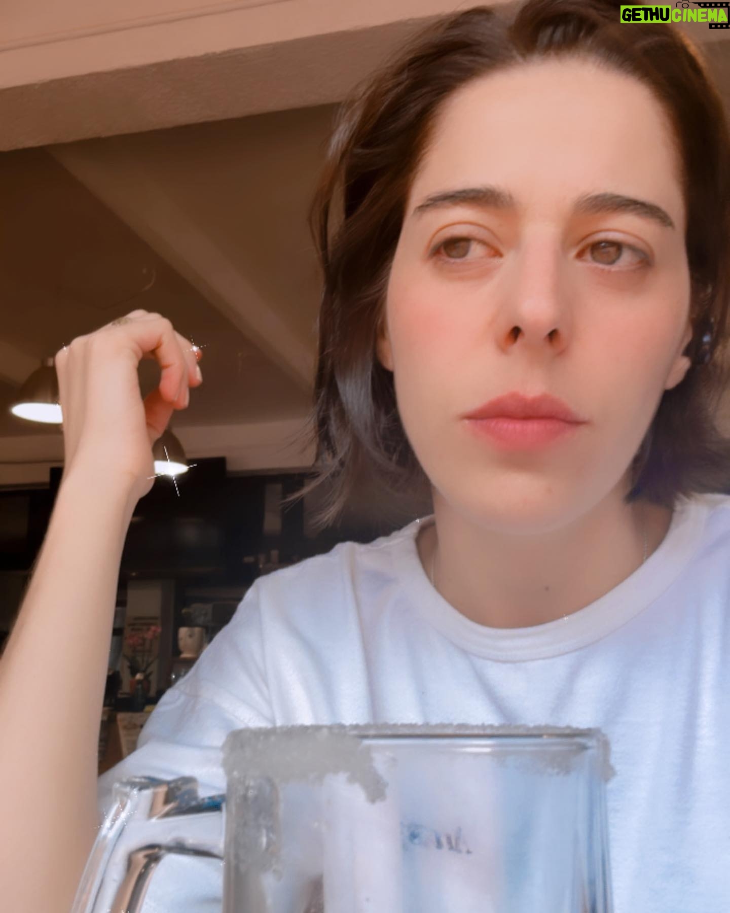 Verónica Bravo - 7.4K Likes -