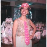 Verónica Bravo Instagram - Señora, de arreglo floral y uña del 1, madre de dos y de emocionalidad cambiante, próximamente en cines @mistoxicosxv