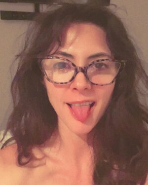 Verónica Jaspeado Instagram - Feliz semana a tutti!
🌻❤️