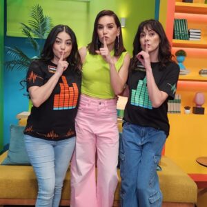 Verónica Jaspeado Instagram - Este par de bellezas llegan a #CeroRuido para pasarla increíble, ¿nos acompañan?… ¡Bienvenidas @verojaspeado y @geraldinegalvan! 🥰🙌🏼

¡Cámbienle a @micanalcinco y yo los leo en X! 👀