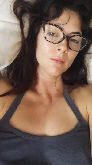Verónica Jaspeado Instagram - Wenos días 🥱

Q hr es? Q día es hoy ? Q hago aquí y quién soy yo? 😑✌🏼ah si. Planeta tierra.
