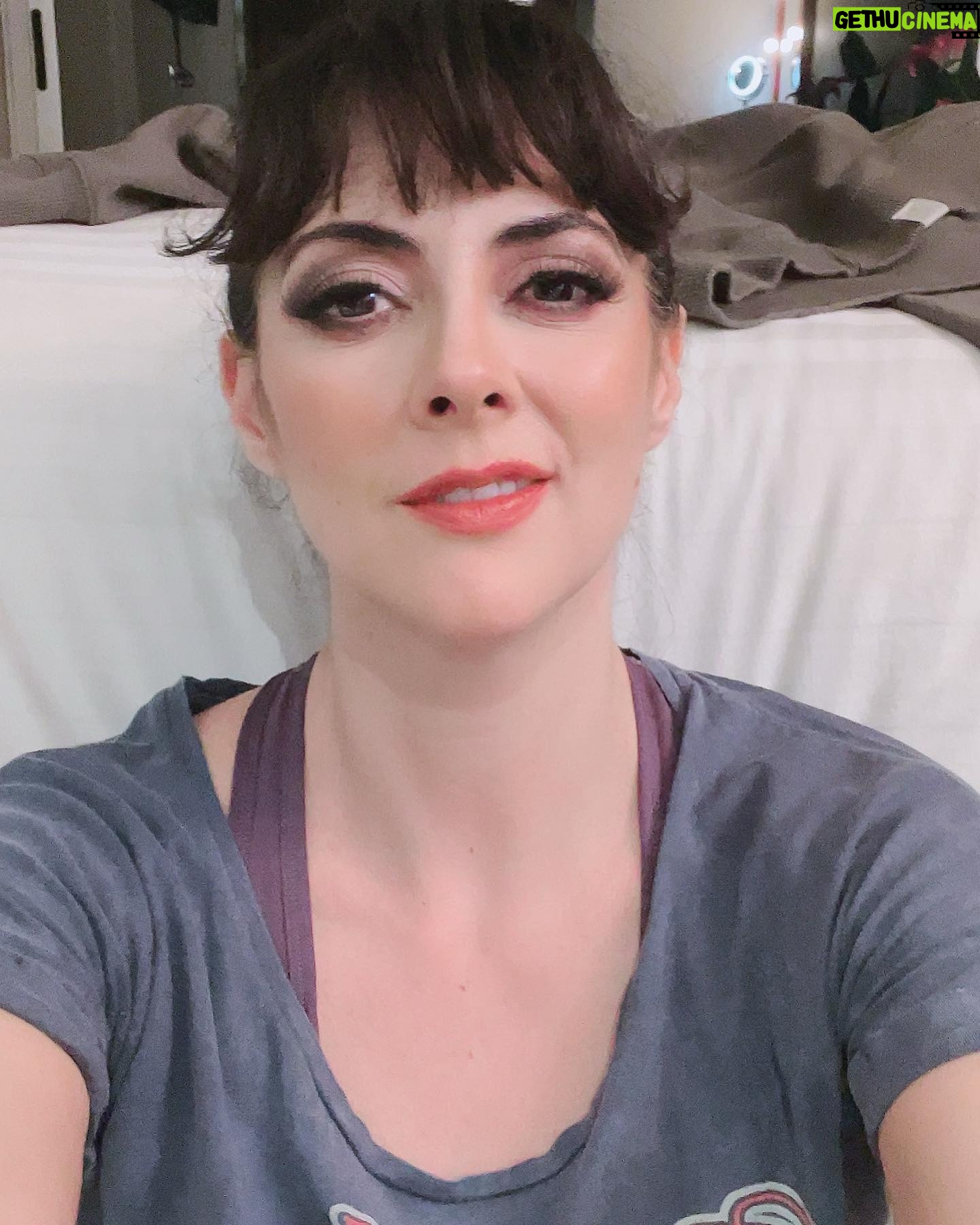 Verónica Jaspeado - 6.5K Likes - Oficial. Hemos terminado ensayos. Habemus Vaselina !!!! 🙌🏼 @vaselinamexico ❤️😎🔥🔥🔥