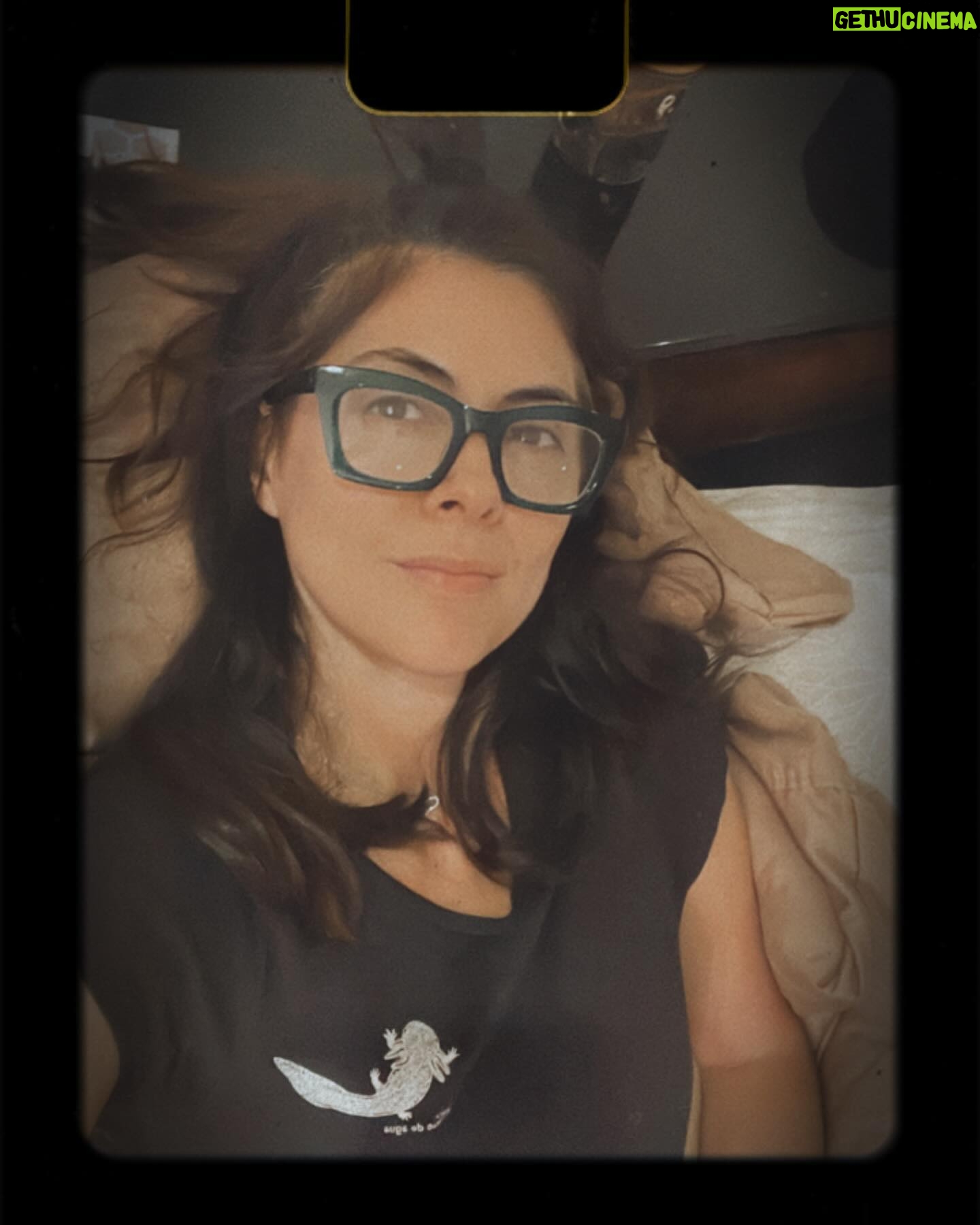 Verónica Jaspeado - 3K Likes - Santo viernes de leer capítulos … algo se cocina mwahahahahahah 😈…. Stay tuned 😉
Les mando besos con todo mi amor 🫶🏼🥰😌