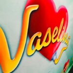Verónica Jaspeado Instagram – #Repost @vaselinamexico with @use.repost
・・・
¡Hey, hey, hey! Hoy la emoción corre por las venas de toda la compañía de Vaselina México! Fue nuestra primera lectura de libreto con actores y ensamble, y el resultado fue explosivo y lleno de rock. ¡No podemos esperar a compartir esta experiencia única con el público! ¡Vaselina llega con fuerza y todo el rock and roll 🎸🤘🏻🎸!