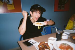 Vera Yen Instagram - 🦥🍝🥽
底片洗出來惹
按快門的每一天都很快樂
@mr.player.tw