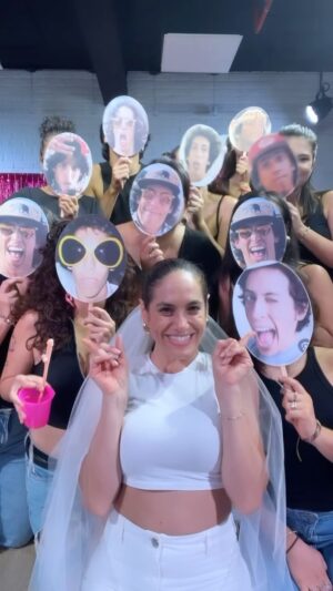 Verónica Álvarez Instagram - FALTA UNA HORAAAA!!!!! Te espero @mateoglg !!!!