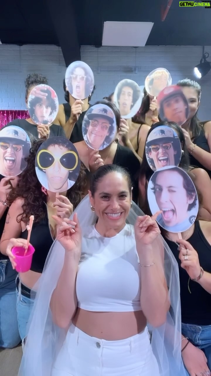 Verónica Álvarez - 19.9K Likes - FALTA UNA HORAAAA!!!!! Te espero @mateoglg !!!!