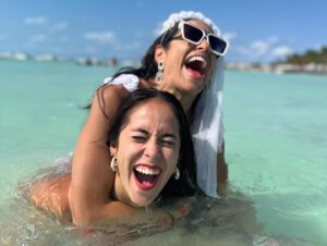 Verónica Álvarez Instagram - Cancún última parte!!!!! Veo las fotos y se me llena el corazón!!!!!! Hemos dejado marca en Cancún jajaja Vanilla Represent!!!! 🎉😎♥️👰🏻