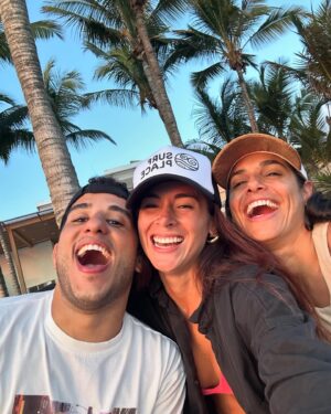 Verónica Álvarez Instagram - Sunsets y mucho amor. Máncora 2024. 🍯🌙 con amigos 🫶🏼