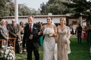 Verónica Álvarez Instagram - Con uds: los Garrido Lecca Alvarez!!
Gracias por tantísimo amor que estamos recibiendo. No imaginamos la magnitud de todo lo lindo que sentimos en nuestro corazón. Aquí algunos momentos de la ceremonia más hermosa, llena de lágrimas, risas y mucha emoción. Rodeados de familia y amigos que queremos con el alma! 

Me acuerdo que lo primero que dije cuando terminó la ceremonia fue: “¡De nuevo!”. Fue perfecto. Gracias a todos los que estuvieron ahí y a los que nos siguen haciendo llegar su cariño 🫶🏼
GLA ♾️