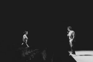 Verónica Álvarez Instagram - Mateo se subió a un escenario por primera vez a los 19. Vero a los 10. 
Hace 5 años nos conocimos en un teatro, sin saber que frente a cada uno, estaba y estará por siempre, nuestro mayor fan.
Te aplaudiré de pie hasta viejitos.
Feliz día del Teatro.