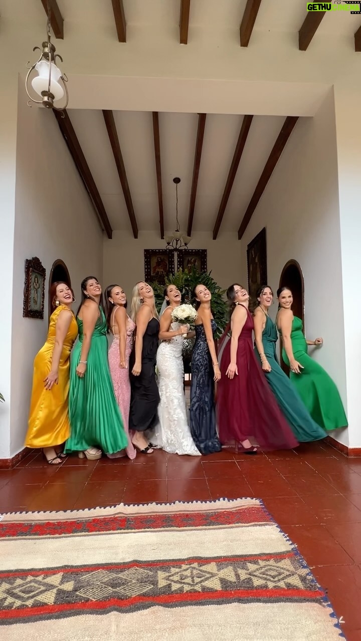 Verónica Álvarez - 29.8K Likes - Hermanas que me dio la vida. Hermosas son ♥️🥹🫶🏼
@greciamalaver @lamaquilladora_ @vivi_gabel @alelulli85 @anaisacevedo @aliciaamercado @sofiasmachado87 @fabicastroa
