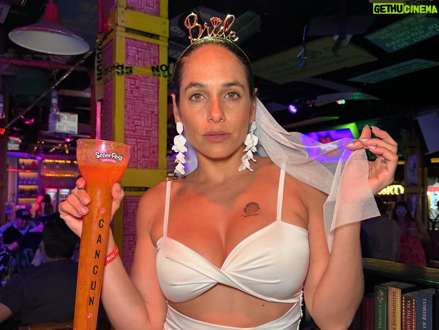 Verónica Álvarez - 9K Likes - Cancún última parte!!!!! Veo las fotos y se me llena el corazón!!!!!! Hemos dejado marca en Cancún jajaja Vanilla Represent!!!! 🎉😎♥️👰🏻