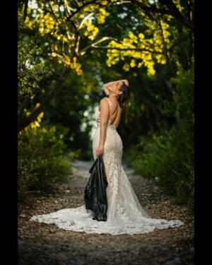Verónica Álvarez Instagram - Mientras esperamos las fotos oficiales del matri les comparto esta sesión de ENSUEÑO que me hizo el GENIO de @rubenvagalume con el maquillaje de la única, @lamaquilladora_ 

Las fotos son tan hermosas que parecen de mentira! Si van a Miami, busquen a este amazing artista peruano. Gracias amigo, eres dms top!

¿Cuál es su favorita? ¿La última? Amo todas 😍😍😍
