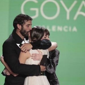 Verónica Echegui Instagram - Gracias pueblo de Cañete, por acogernos y ayudarnos en todo. Gracias a su alcaldesa Montserrat Poyatos, por la confianza. @felixtusell te echamos de menos…
Gracias @adiestramiento_etican por tu labor con los perros que intervienen. Iván enhorabuena.
Gracias @alexsorianbrown @whereismariamartinez @letimorelo5 y @hinarejosmunoz ❤️🙏🏽
Gracias @anamedina.artdirector @nadia.khairat @ed_is_dead @litaecheverria #rodrigogil raquelmenendez @monicart___ @elegonzalez6, @xoanforneas @elenammartet @lararbr @sulesinho CUCO @joelbriand @laura_jaher @dejusuie y muchos más sin los cuales #totemloba no hubiera sido posible ❤️🐺🙏🏽✨
