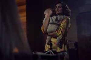 Verónica Echegui Instagram - Esta es Amparo Priego.
#lospacientesdeldoctorgarcía de Almudena Grandes llega mañana a @netflixes y estoy deseando que la viváis y la sintáis en vuestras carnes…🚢🔥💔
Gracias @diagonaltelevisio y @rtve