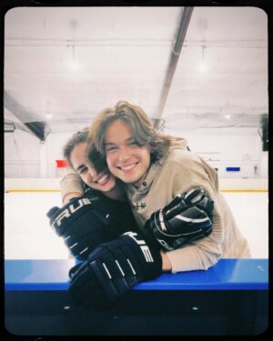 Veronica St. Clair Instagram - On this week’s episode of La Brea, Jack and I make our *long-awaited Return to The Ice
 🌬❄️⛸🏒🧊

Whole episode is actually just a documentary about us competing in the Winter Olympics. 
Thanks @nbc !