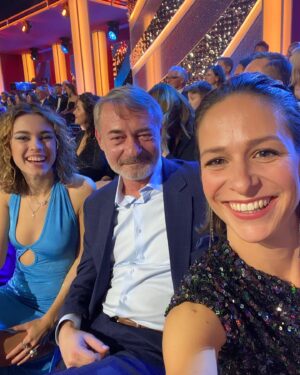 Veronika Khek Kubařová Instagram - @stardancecz 
Milá @tatianakovarikova moc Ti děkuju za nádherné šaty•gratuluju vítězům @daripavlovich @dominikvodicka a děkuju VŠEM finalistům za jejich tance• já osobně vnímala živě ze sálu ty výkony neuvěřitelně vyrovnaně a byli jste famózní• @eva_samkova❤️ @kuba.mazuch @katerinabartunek @vavrinec_hradilek 

Přeju krásnou 3.adventní neděli💫