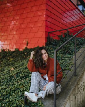 Veronika Khek Kubařová Instagram - @petrawagner.cz 
a její nová podzimní kolekce•
přírodní materiály, lokální práce, šito s láskou•
#miluju

📸: báječná @katerinamoravcova.fotografka 

#podzim
#hezkycesky
#slaskou
#jenparkousku
#budoriginal