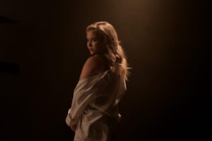 Veronika Kovalenko Instagram - лютий 2024, дякую тобі, звісно, за емоційні качелі, але можна вже попуститься, ок? я уже нє магу :)