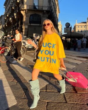 Veronika Lukianenko Instagram - From Venice Film Festival on @milanfashionweek 🔥

1st day style:
Dress @vip_luxury_edition 🇺🇦
Boots @zara 
Bag @dior 
glasses @rayban 

#milanfashionweek #settimanadellamoda #fuckputin #mfw2023 #ukraine