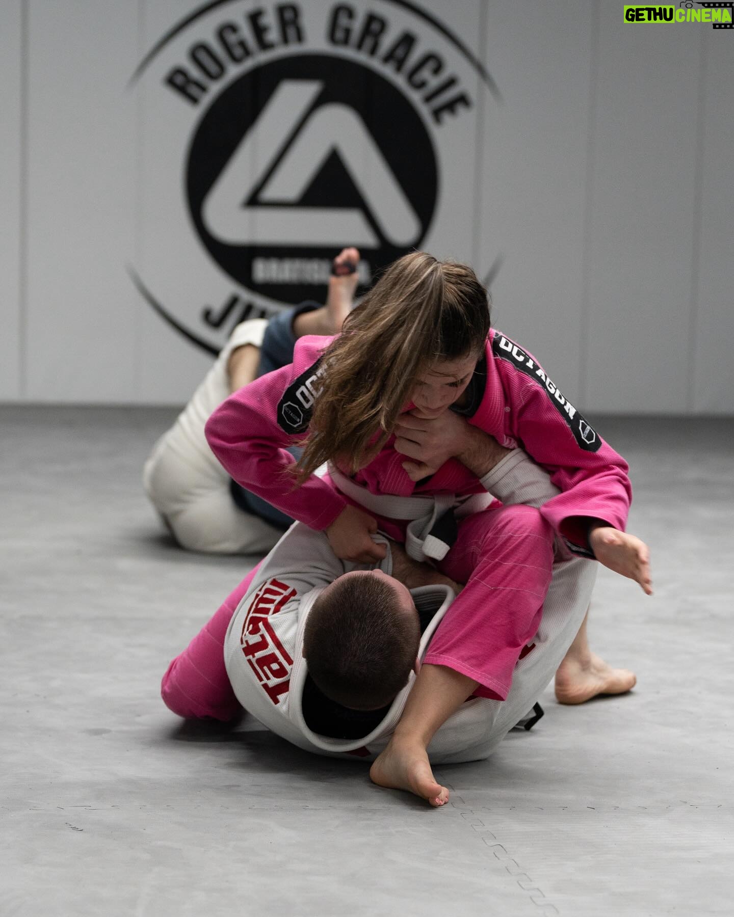 Veronika Zajícová - 3 Likes - #jiujitsu 🥋
photo by @pavelmikeska 📸
•
•
•
•
#jiujitsu #whitebelt #training ##love #ofagym #bratislava #photo#rogergracieacademy
