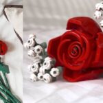 Veronika Arichteva Instagram - Květiny LEGO aneb Jak se proskládat dvěma dny v únoru. Bála jsem se, že tuhle spolupráci budu tvořit po nocích třeba měsíc, ale tak mě to chytlo, že jsem nedělala nic jinýho, než si od rána do noci skládala designovou dekoraci do vily, co neuschne. To je tak skvělý! A tak hezký. Nemohla sem přestat. Klidně bych složila celej záhon. Lukovi, ač nerada, jsem musela svěřit stonky. Ježiš, to byl klid doma. Mohl by s tím na mistrovství. Mám tu 2 krabice LEGO “BOTANICAL COLLECTION” a chci je někomu věnovat, ať se taky zrelaxuje. Takže vyhlašuju SOUTĚŽ : 1. LAJKNI TENHLE PŘÍSPĚVEK 2. OZNAČ DO KOMENTÁŘE NĚKOHO, komu by taková kytka z lásky, která vydrží navždycky, udělala radost (Můžeš dát i víc komentářů a tím pádem označit víc lidí) 18.2. vylosuju 2 VÝHERCE #lego #LegoFlowers #DarujLasku #spoluprace #legobotanicalcollection #designinterier #design DOSOUTĚŽENO