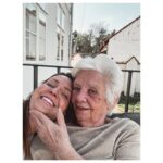 Veronika Arichteva Instagram – To byl ale hezkej den, rodino. 
To se máme, že vás máme. 

Babičky 80. narozeninová oslava ❤️ 
Všechno nejlepší ty naše babi Ďábličko