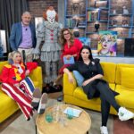 Veronika Danišová Instagram – Tvárime sa dostatočne záporne?😂dnešná @snidanesnovou s témou záporáci🤡 zajtrajšia téma je podzim a bude jablkový koláč! 🥧 #snidanesnovou #nebesky