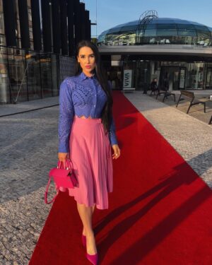 Veronika Danišová Instagram - Zlín film festival🎬 #goldenhour #nebesky
